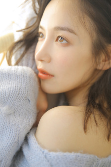 《丰满女学生》在线观看